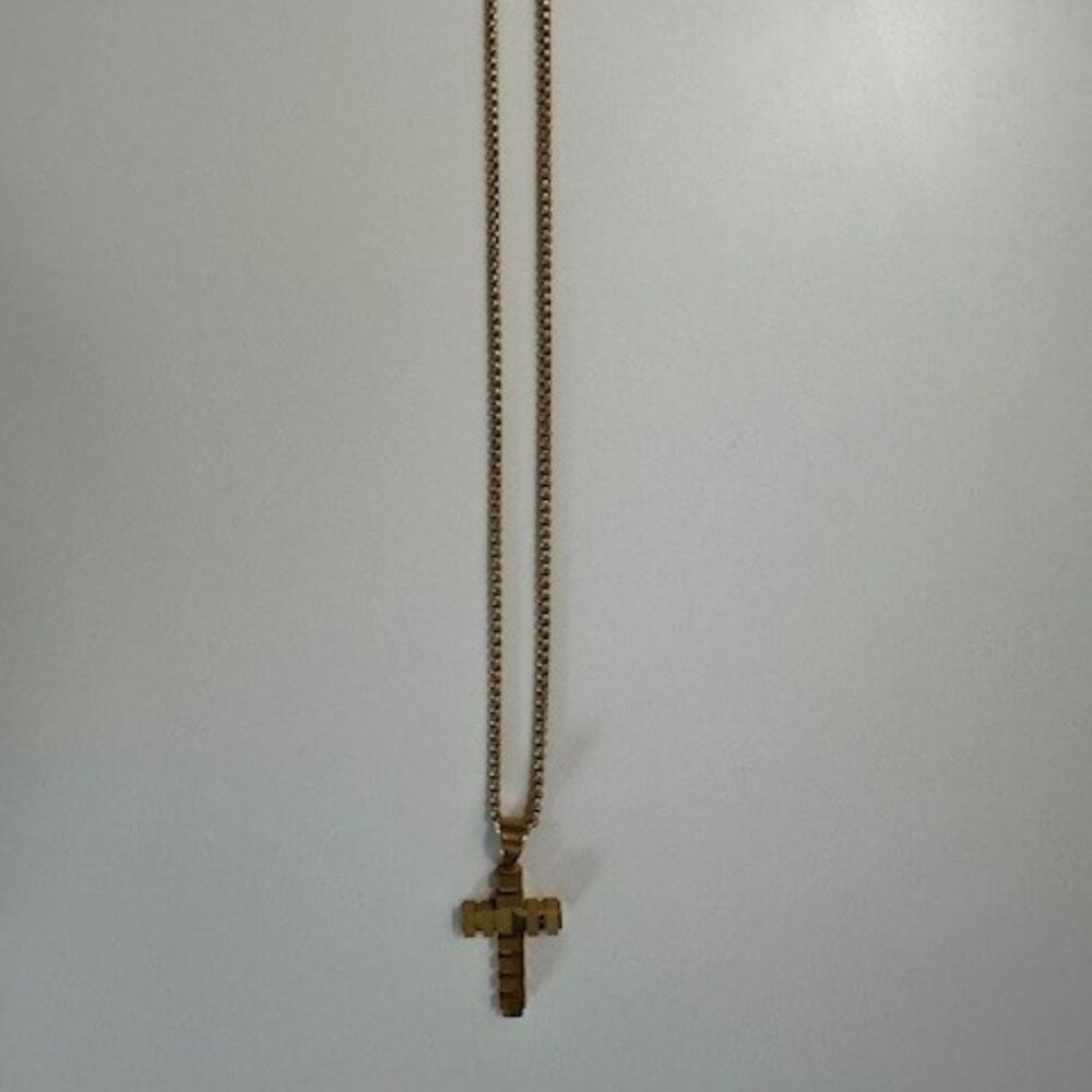 Gold-Tone Cross Pendant Necklace – Stainless Steel – Modern Design – 22"